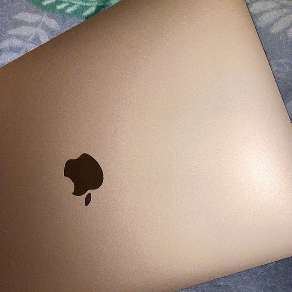 2020 MacBook Air 13” brand new, used lightly. - Picture 4 of 4